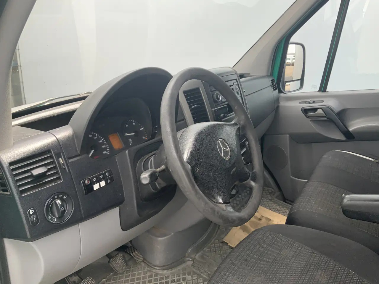 Mercedes-Benz Sprinter 311 2.2 CDI 325 H2 L1 Zits 3 Trekhaak 2800 kg & Op - فان المدمجة: صورة 5 Mercedes-Benz Sprinter 311 2.2 CDI 325 H2 L1 Zits 3 Trekhaak 2800 kg & Op - فان المدمجة: صورة 5