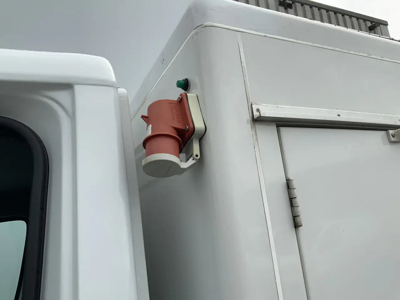 Mercedes-Benz Sprinter 311 2.2 CDI 366 40 gr _0 ijswagen 10 Deuren Euro 6 - شاحنة مُبرّدة للتوصيل: صورة 4 Mercedes-Benz Sprinter 311 2.2 CDI 366 40 gr _0 ijswagen 10 Deuren Euro 6 - شاحنة مُبرّدة للتوصيل: صورة 4