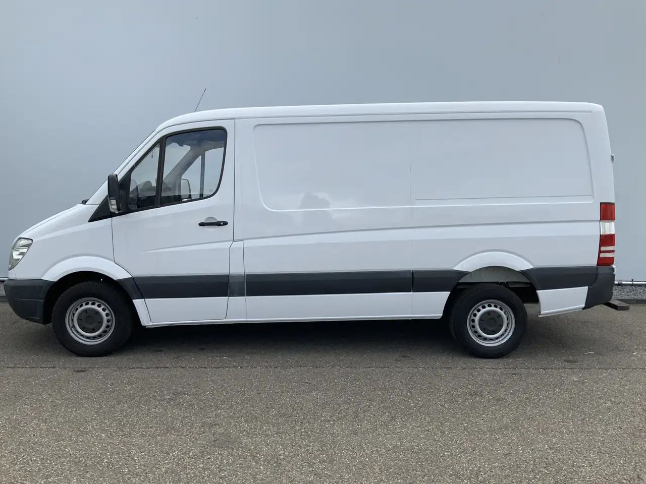Mercedes-Benz Sprinter 311 2.2 CDI 366 L2 H1 Automaat Trekhaak 2800 kg 3 - فان: صورة 3 Mercedes-Benz Sprinter 311 2.2 CDI 366 L2 H1 Automaat Trekhaak 2800 kg 3 - فان: صورة 3