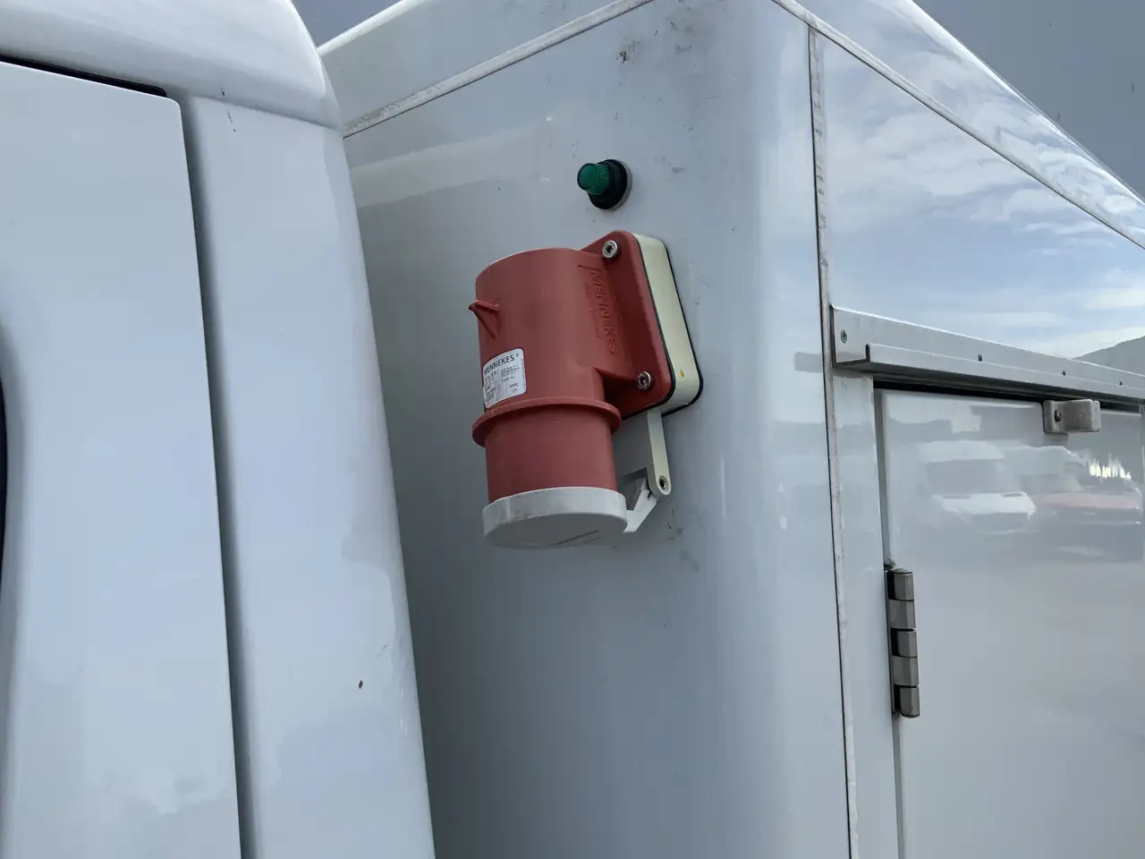 Mercedes-Benz Sprinter 311 2.2 CDI 366 ijsAuto - 40 C. Deuren 10 Euro 6 - شاحنة مُبرّدة للتوصيل: صورة 2 Mercedes-Benz Sprinter 311 2.2 CDI 366 ijsAuto - 40 C. Deuren 10 Euro 6 - شاحنة مُبرّدة للتوصيل: صورة 2