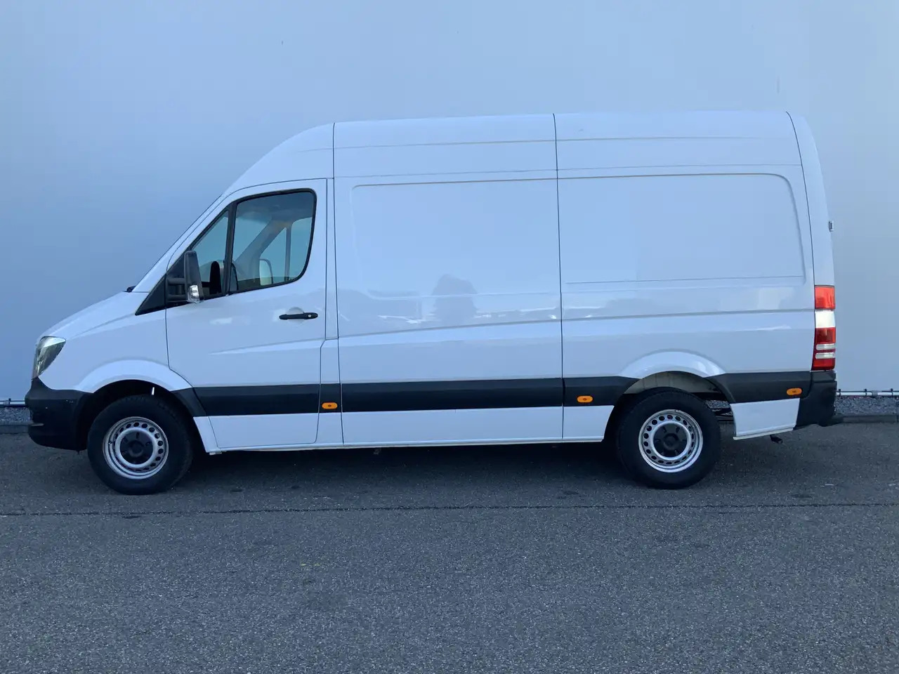 Mercedes-Benz Sprinter 313 2.2 CDI 366 L2H2 Airco 3 Zits Trekhaak & Opsta - فان: صورة 3 Mercedes-Benz Sprinter 313 2.2 CDI 366 L2H2 Airco 3 Zits Trekhaak & Opsta - فان: صورة 3