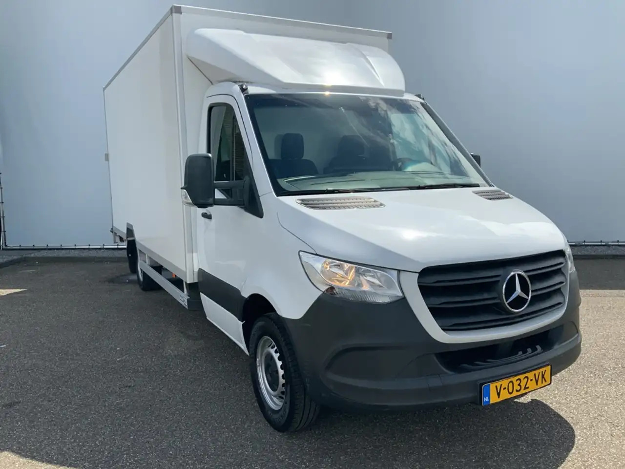 Mercedes-Benz Sprinter 314 2.2 CDI 432 Automaat Meubelbak & Klep Veer Air - شاحنة مغلقة الصندوق: صورة 2 Mercedes-Benz Sprinter 314 2.2 CDI 432 Automaat Meubelbak & Klep Veer Air - شاحنة مغلقة الصندوق: صورة 2