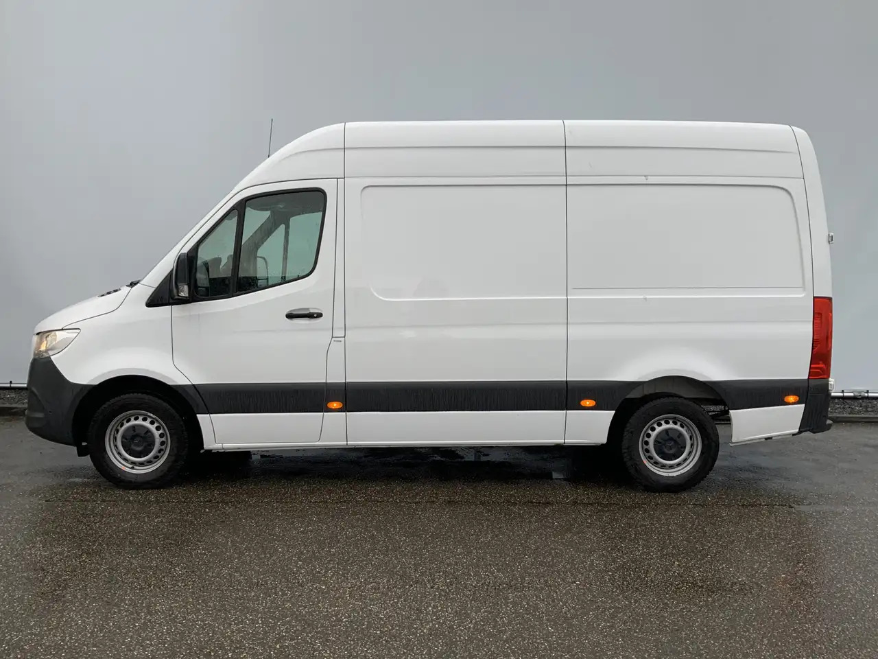 Mercedes-Benz Sprinter 317 1.9 CDI L2H2 Automaat Airco Cruise Navi Camera - فان: صورة 3 Mercedes-Benz Sprinter 317 1.9 CDI L2H2 Automaat Airco Cruise Navi Camera - فان: صورة 3