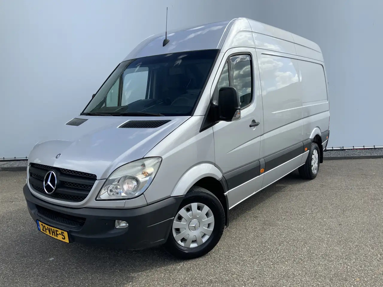 Mercedes-Benz Sprinter 318 3.0 CDI 366 L2 H2 Automaat Airco Cruise Camera - فان: صورة 1 Mercedes-Benz Sprinter 318 3.0 CDI 366 L2 H2 Automaat Airco Cruise Camera - فان: صورة 1