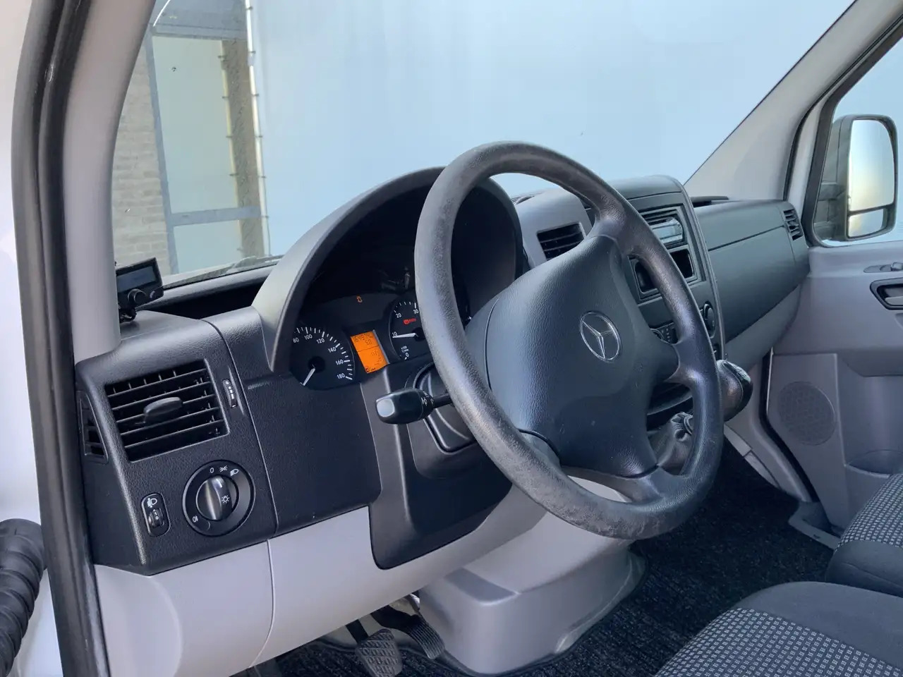 Mercedes-Benz Sprinter 515 2.2 CDI 432 Meubelbak 5,10 MTR.&Deuren Airco 3 - شاحنة مغلقة الصندوق: صورة 5 Mercedes-Benz Sprinter 515 2.2 CDI 432 Meubelbak 5,10 MTR.&Deuren Airco 3 - شاحنة مغلقة الصندوق: صورة 5