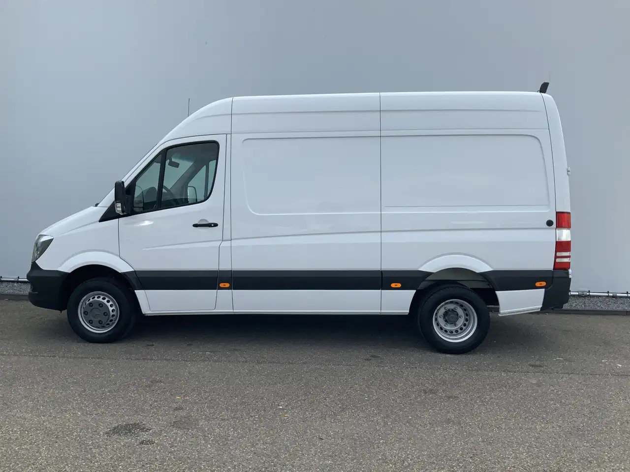 Mercedes-Benz Sprinter 516 2.2 CDI 366 L2H2 Camera Trekhaak 3500 kg Dub L - فان: صورة 3 Mercedes-Benz Sprinter 516 2.2 CDI 366 L2H2 Camera Trekhaak 3500 kg Dub L - فان: صورة 3