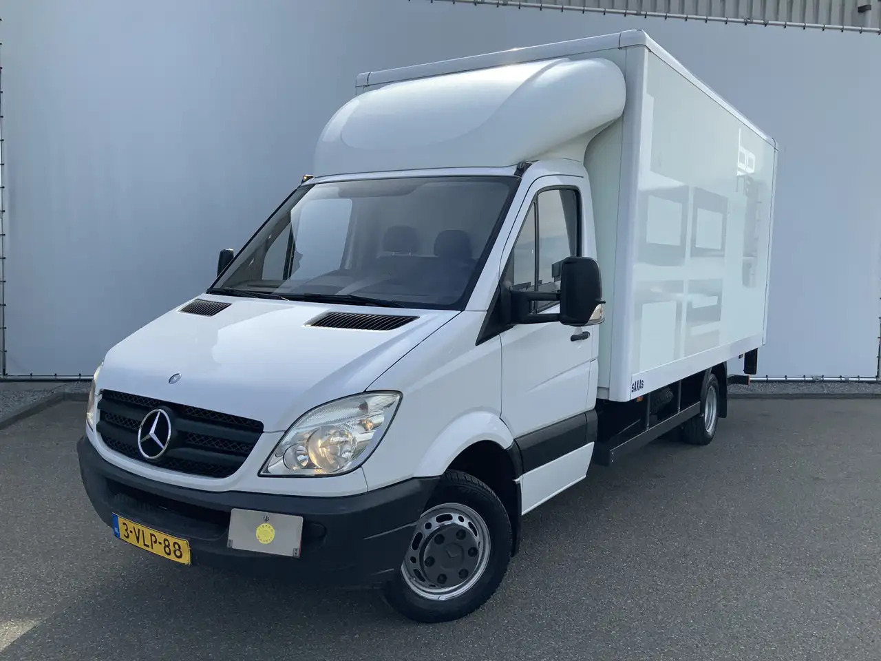 Mercedes-Benz Sprinter 516 2.2 CDI 432 Meubelbak&Laadklep 3 Zits Dholland - شاحنة مغلقة الصندوق: صورة 1 Mercedes-Benz Sprinter 516 2.2 CDI 432 Meubelbak&Laadklep 3 Zits Dholland - شاحنة مغلقة الصندوق: صورة 1
