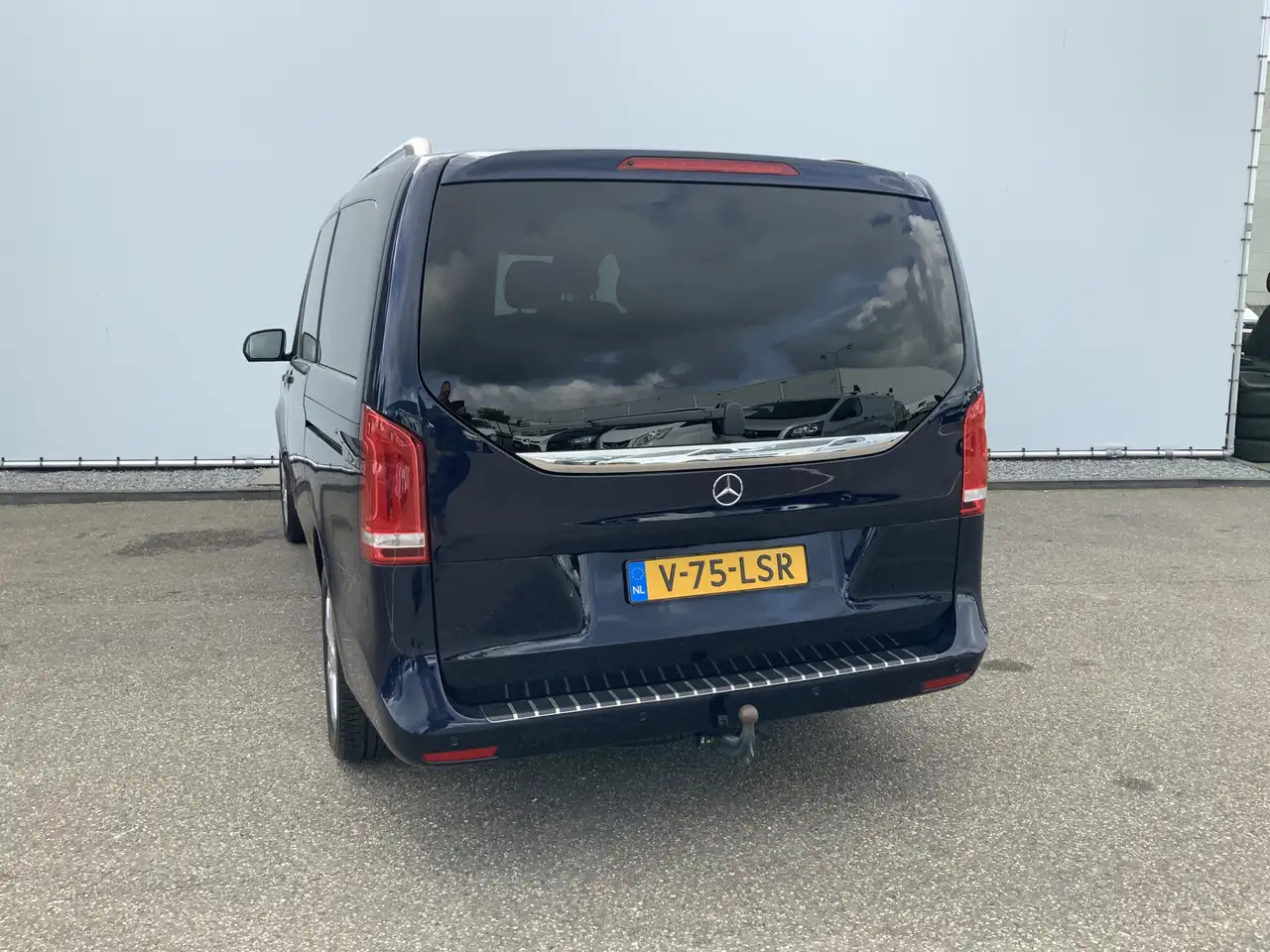 Mercedes-Benz V 220 220d Lang Automaat Avantgarde Edition Dub Cab Leer - الشاحنات الصغيرة كابينة مزدوجة: صورة 2 Mercedes-Benz V 220 220d Lang Automaat Avantgarde Edition Dub Cab Leer - الشاحنات الصغيرة كابينة مزدوجة: صورة 2