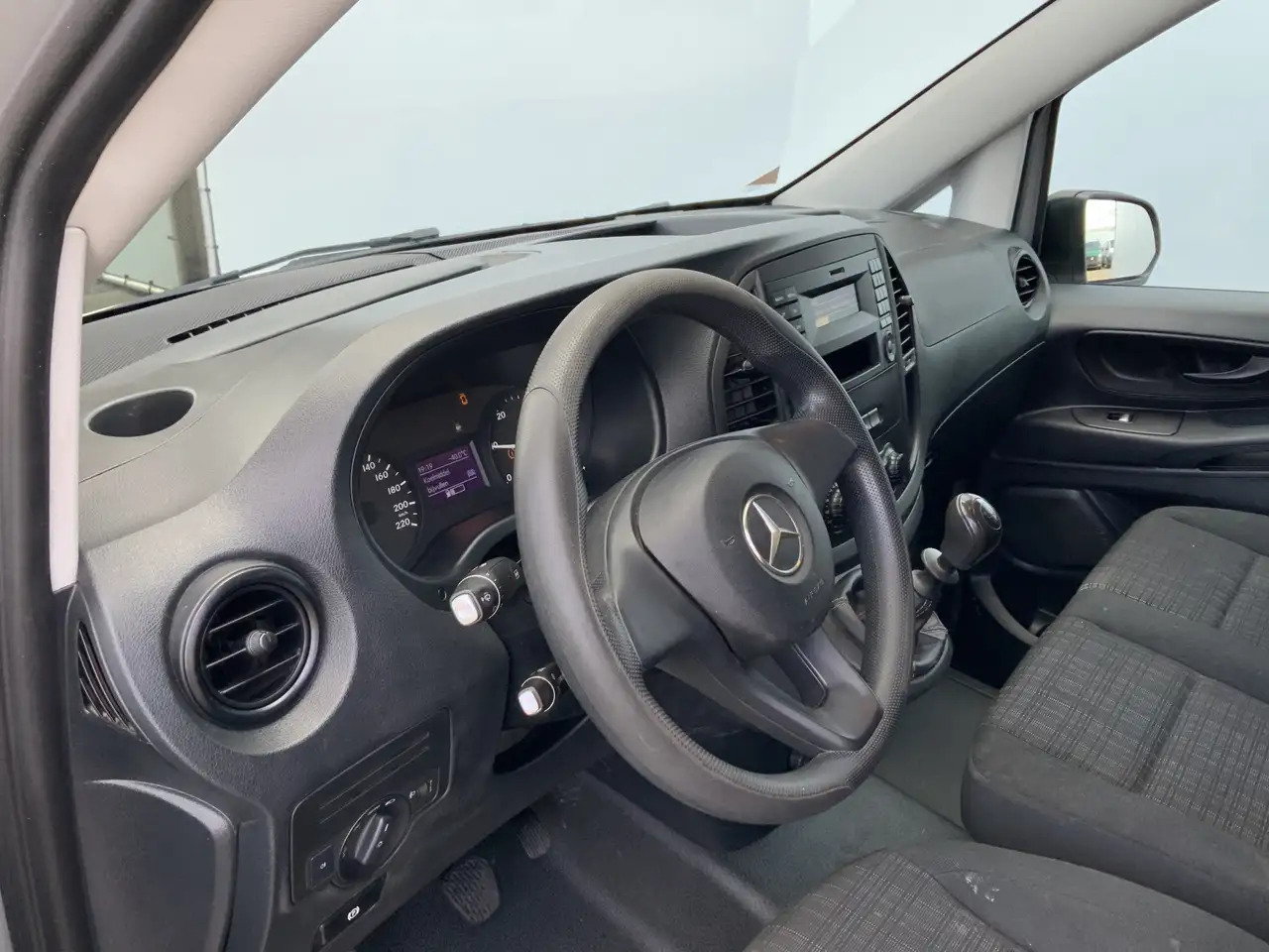 Mercedes-Benz Vito 109 CDI Functional Lang Airco Cruise 3 Zits Trekha - فان المدمجة: صورة 5 Mercedes-Benz Vito 109 CDI Functional Lang Airco Cruise 3 Zits Trekha - فان المدمجة: صورة 5