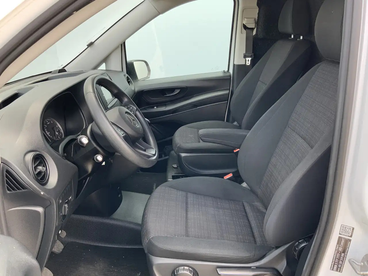 Mercedes-Benz Vito 110 CDI L2 Airco Cruise Navi Scherm Dakrail Euro 6 - فان: صورة 4 Mercedes-Benz Vito 110 CDI L2 Airco Cruise Navi Scherm Dakrail Euro 6 - فان: صورة 4