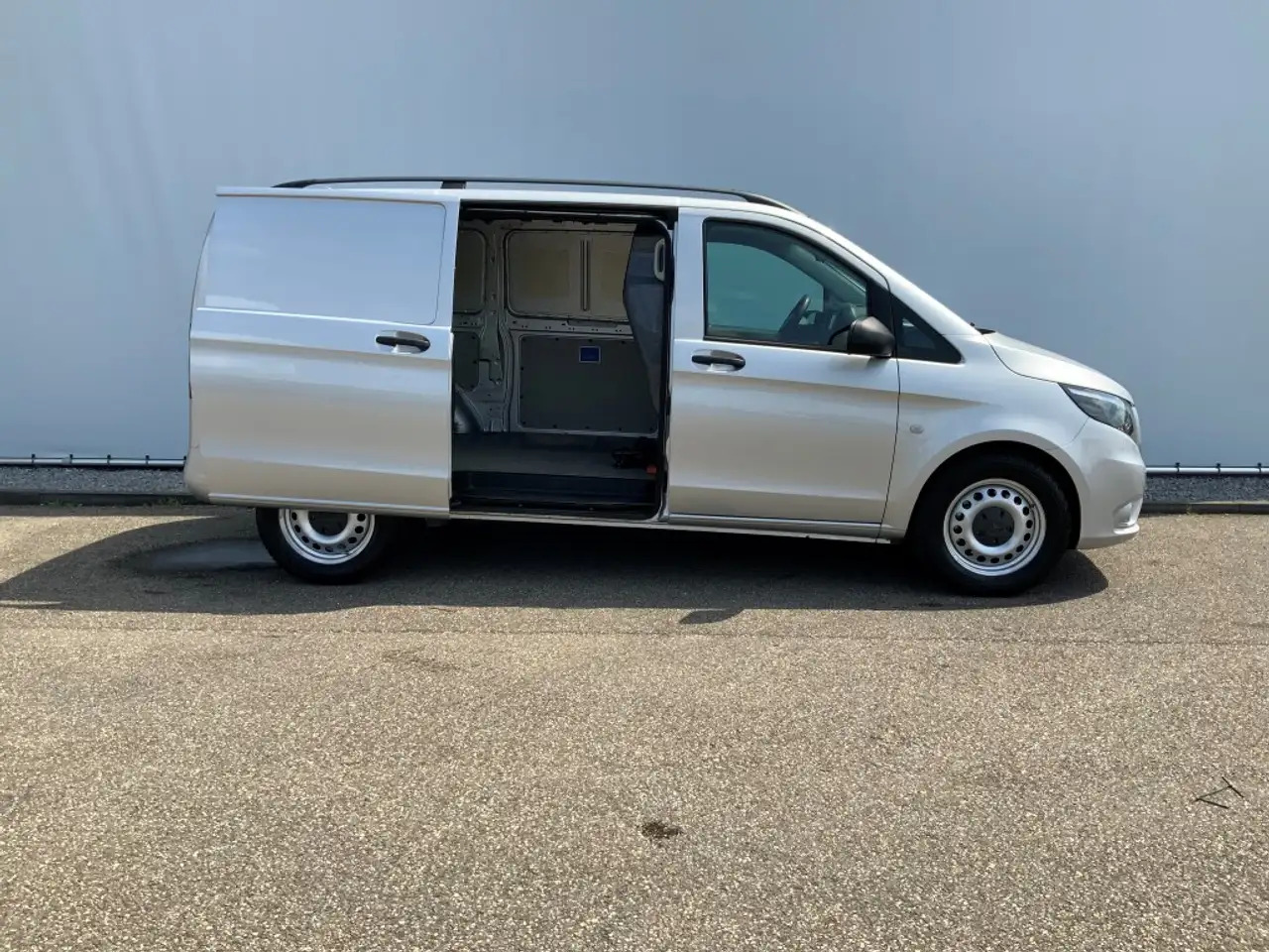Mercedes-Benz Vito 114 CDI 4X4 Automaat Airco Cruise Trekhaak 2500 kg - فان: صورة 5 Mercedes-Benz Vito 114 CDI 4X4 Automaat Airco Cruise Trekhaak 2500 kg - فان: صورة 5