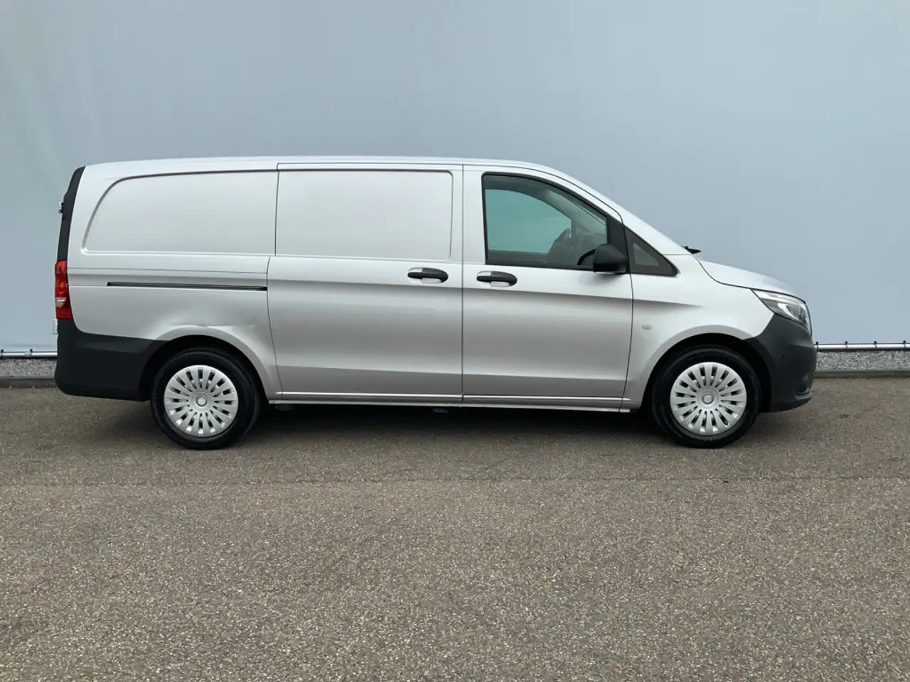 Mercedes-Benz Vito 119 CDI Lang Automaat Airco Cruise Trekhaak 2500 k - فان: صورة 3 Mercedes-Benz Vito 119 CDI Lang Automaat Airco Cruise Trekhaak 2500 k - فان: صورة 3