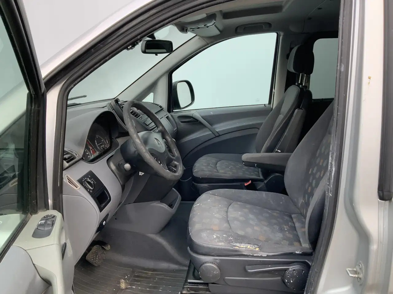 Mercedes-Benz Vito 120 CDI 3.0 V6 Dubb.Cab Autom. 5 Zits Airco Alu Ve - الشاحنات الصغيرة كابينة مزدوجة: صورة 3 Mercedes-Benz Vito 120 CDI 3.0 V6 Dubb.Cab Autom. 5 Zits Airco Alu Ve - الشاحنات الصغيرة كابينة مزدوجة: صورة 3