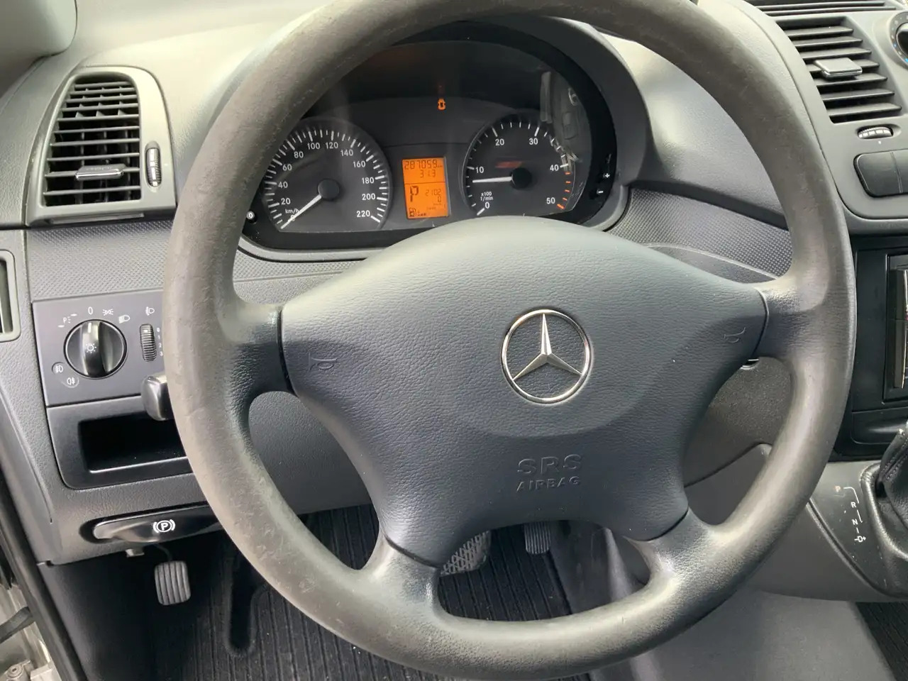 Mercedes-Benz Vito 122 CDI Automaat Koel Auto werkt 100 % 0.gr Airco - آليات: صورة 4 Mercedes-Benz Vito 122 CDI Automaat Koel Auto werkt 100 % 0.gr Airco - آليات: صورة 4