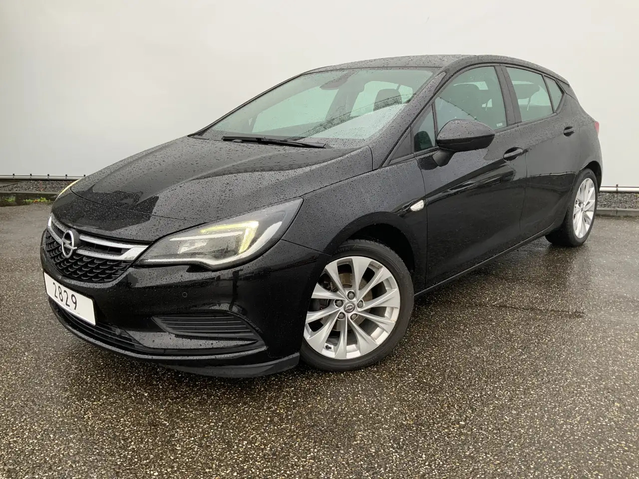 Opel Astra 1.6 BiTurbo Business Executive Airco Cruise Navi A - هاتشباك: صورة 1 Opel Astra 1.6 BiTurbo Business Executive Airco Cruise Navi A - هاتشباك: صورة 1