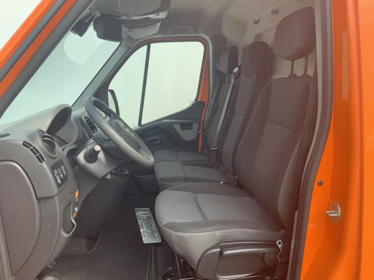 Opel Movano 2.3 CDTI L2H3 Airco Cruise 3 Zits Trekhaak 2500 kg - فان: صورة 4 Opel Movano 2.3 CDTI L2H3 Airco Cruise 3 Zits Trekhaak 2500 kg - فان: صورة 4