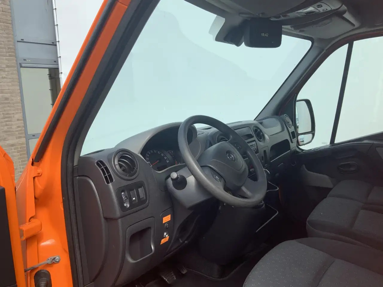 Opel Movano 2.3 CDTI L2H3 Airco Cruise 3 Zits Trekhaak 2500 kg - فان: صورة 5 Opel Movano 2.3 CDTI L2H3 Airco Cruise 3 Zits Trekhaak 2500 kg - فان: صورة 5