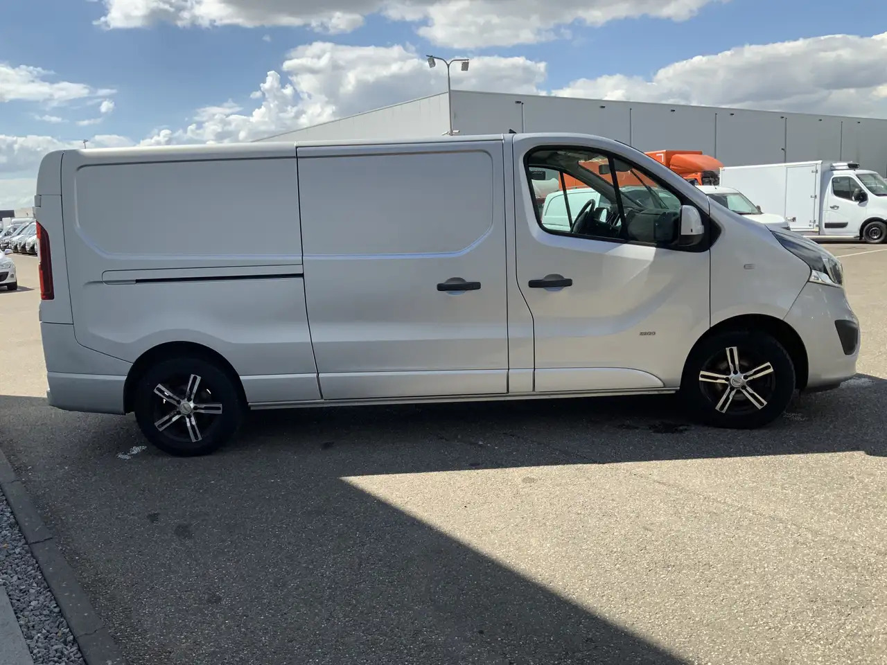 Opel Vivaro 1.6 CDTI L2H1 Sport EcoFlex (MOTOR DEFECT !!!!)Air - فان: صورة 2 Opel Vivaro 1.6 CDTI L2H1 Sport EcoFlex (MOTOR DEFECT !!!!)Air - فان: صورة 2