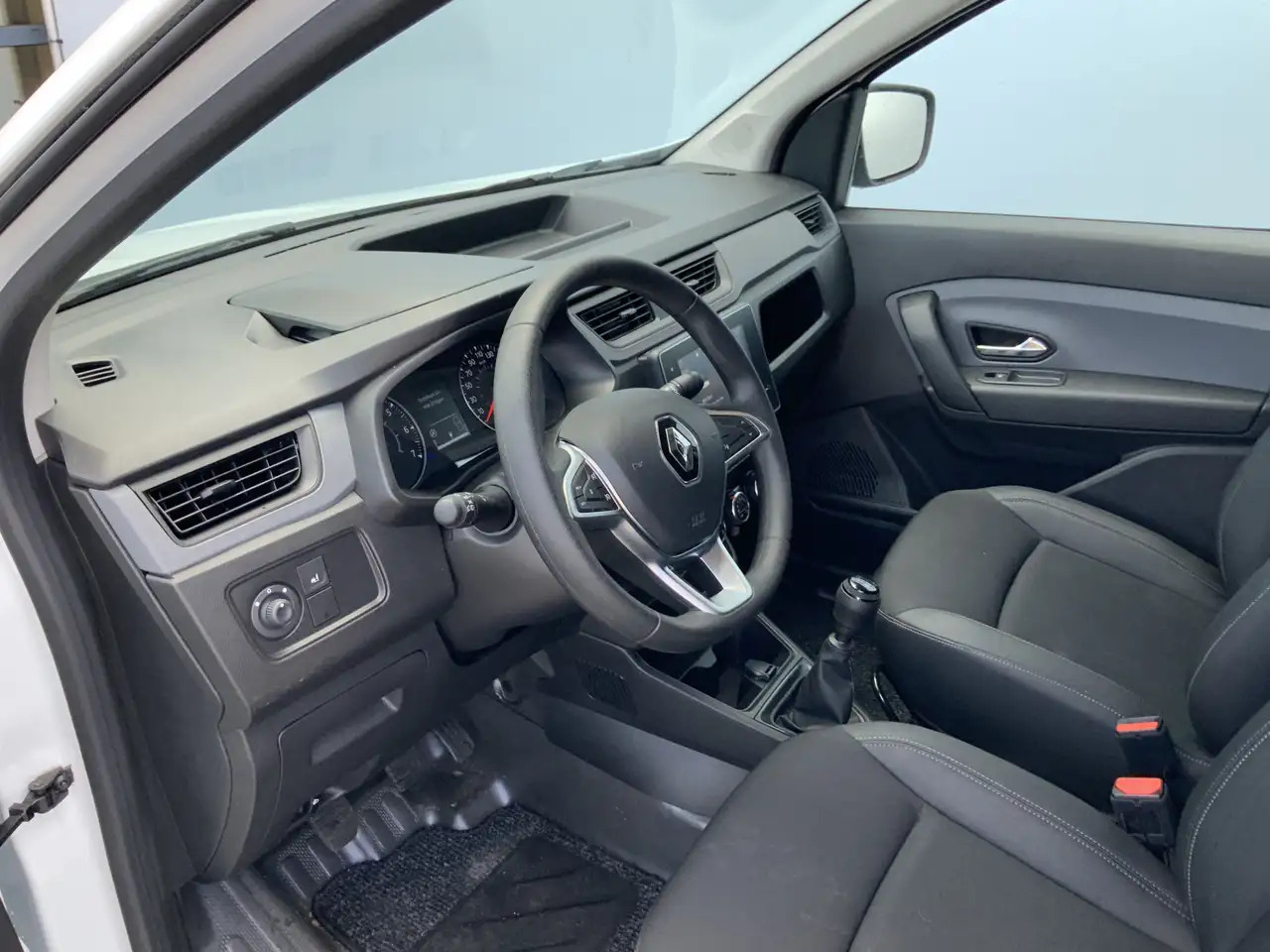 Renault Express 1.5 dCi 75 Comfort +Airco Cruise Navi Scherm Euro - فان المدمجة: صورة 5 Renault Express 1.5 dCi 75 Comfort +Airco Cruise Navi Scherm Euro - فان المدمجة: صورة 5