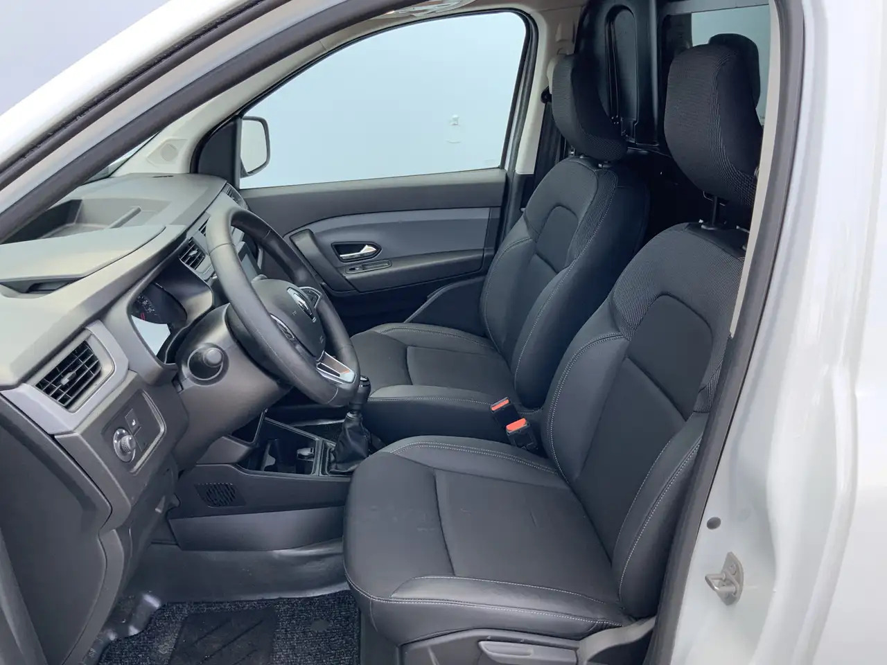 Renault Express 1.5 dCi 75 Comfort +Airco Cruise Navi Scherm Euro - فان المدمجة: صورة 4 Renault Express 1.5 dCi 75 Comfort +Airco Cruise Navi Scherm Euro - فان المدمجة: صورة 4