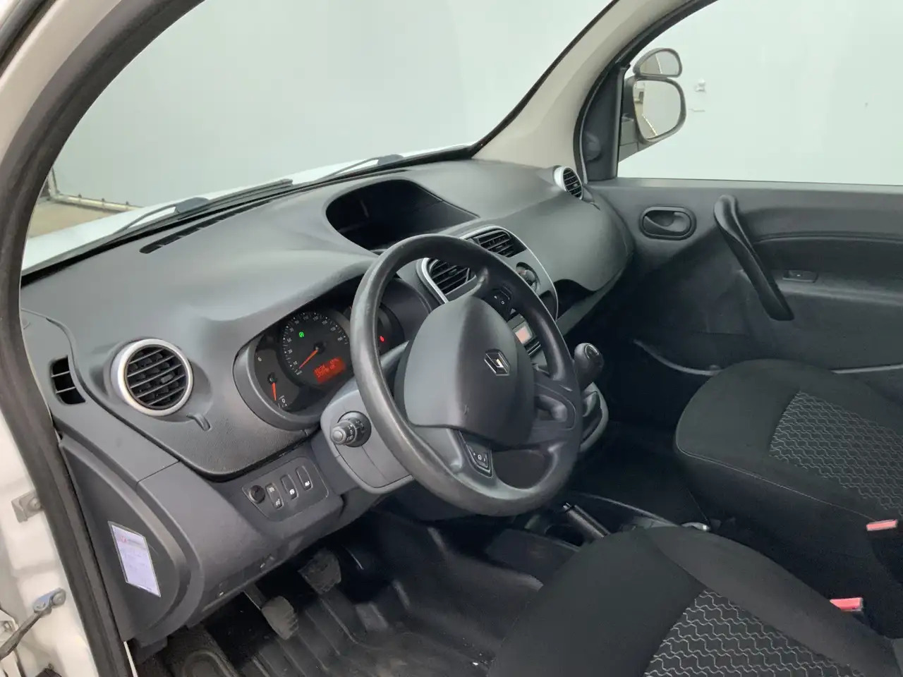 Renault Kangoo 1.5 dCi 90 Energy Luxe Airco Cruise Euro 6 - فان المدمجة: صورة 5 Renault Kangoo 1.5 dCi 90 Energy Luxe Airco Cruise Euro 6 - فان المدمجة: صورة 5