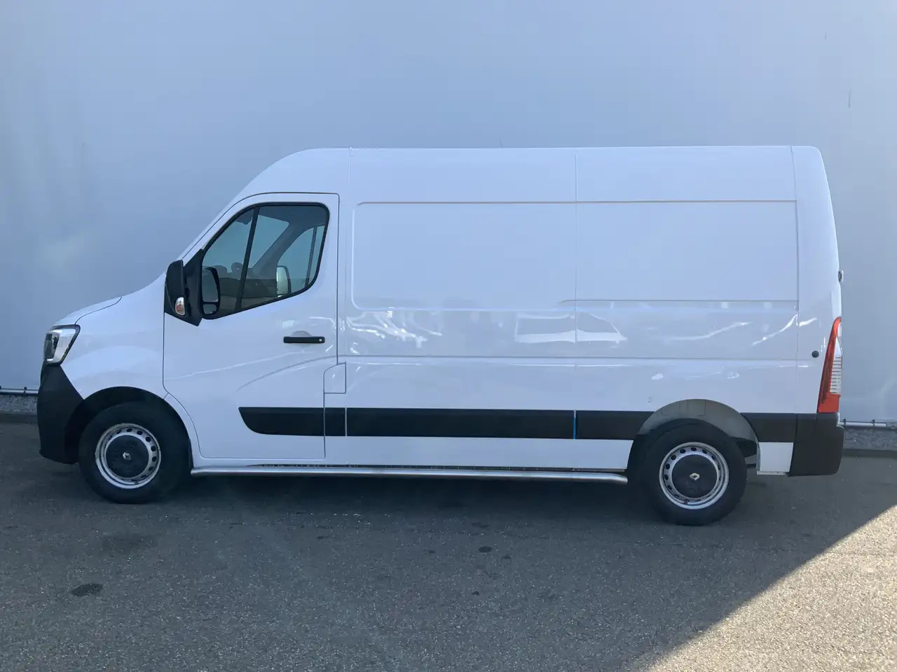 Renault Master T35 2.3 dCi 135 L2H2 Airco Cruise Navi Side Bar Ca - فان: صورة 3 Renault Master T35 2.3 dCi 135 L2H2 Airco Cruise Navi Side Bar Ca - فان: صورة 3