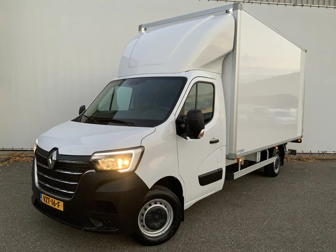 Renault Master T35 2.3 dCi 145 L3 Meubelbak&Klep Zijdeur Airco Cr - شاحنة مغلقة الصندوق: صورة 1 Renault Master T35 2.3 dCi 145 L3 Meubelbak&Klep Zijdeur Airco Cr - شاحنة مغلقة الصندوق: صورة 1