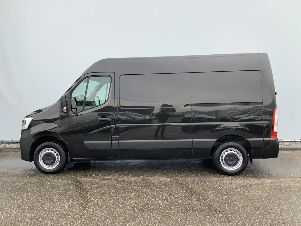 Renault Master T35 2.3 dCi 150 L2H2 Airco Cruise 3 Zits Camera Tr - فان: صورة 3 Renault Master T35 2.3 dCi 150 L2H2 Airco Cruise 3 Zits Camera Tr - فان: صورة 3