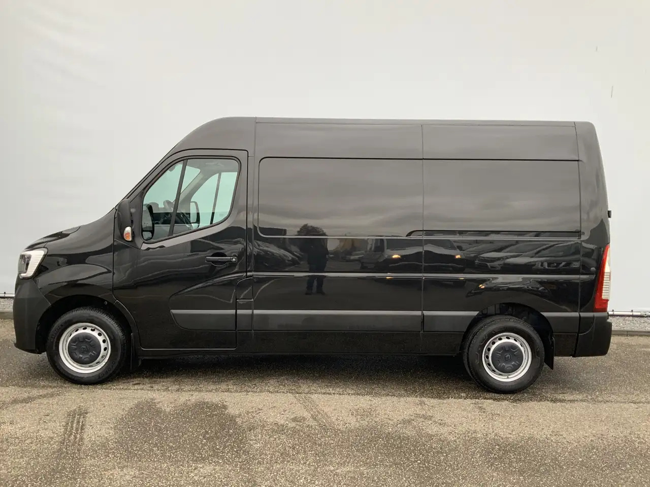 Renault Master T35 2.3 dCi 150 L2H2 Airco Cruise Camera 3 Zits Na - فان: صورة 3 Renault Master T35 2.3 dCi 150 L2H2 Airco Cruise Camera 3 Zits Na - فان: صورة 3