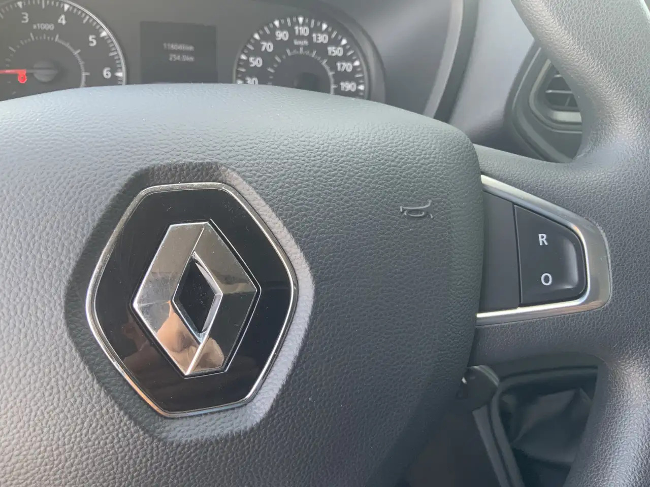 Renault Master T35 2.3 dCi 150 L2H2 Energy Work Edition Airco Cru - فان: صورة 5 Renault Master T35 2.3 dCi 150 L2H2 Energy Work Edition Airco Cru - فان: صورة 5