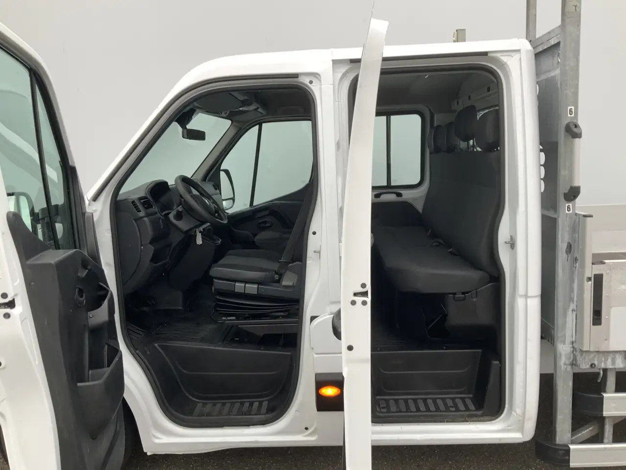 Renault Master T35 2.3 dCi 165 L4 Dub Cab PickUp Navi 6 Zits Trek - شاحنة مفتوحة: صورة 4 Renault Master T35 2.3 dCi 165 L4 Dub Cab PickUp Navi 6 Zits Trek - شاحنة مفتوحة: صورة 4