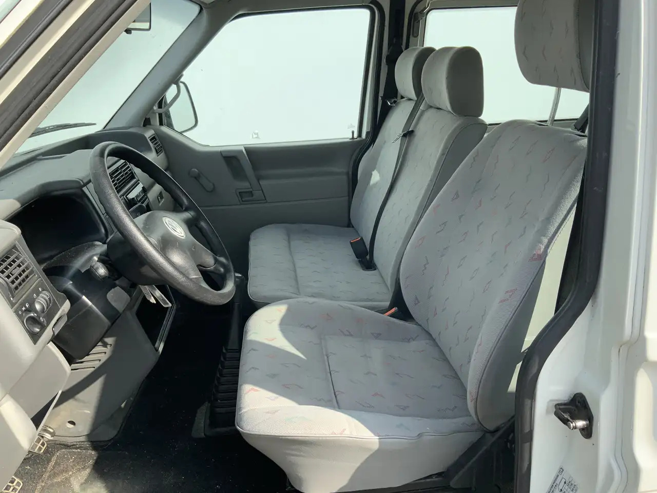Volkswagen 1.9 TD 292 T800 Dubbel Cab 6 Zits Euro 3 - الشاحنات الصغيرة كابينة مزدوجة: صورة 5 Volkswagen 1.9 TD 292 T800 Dubbel Cab 6 Zits Euro 3 - الشاحنات الصغيرة كابينة مزدوجة: صورة 5