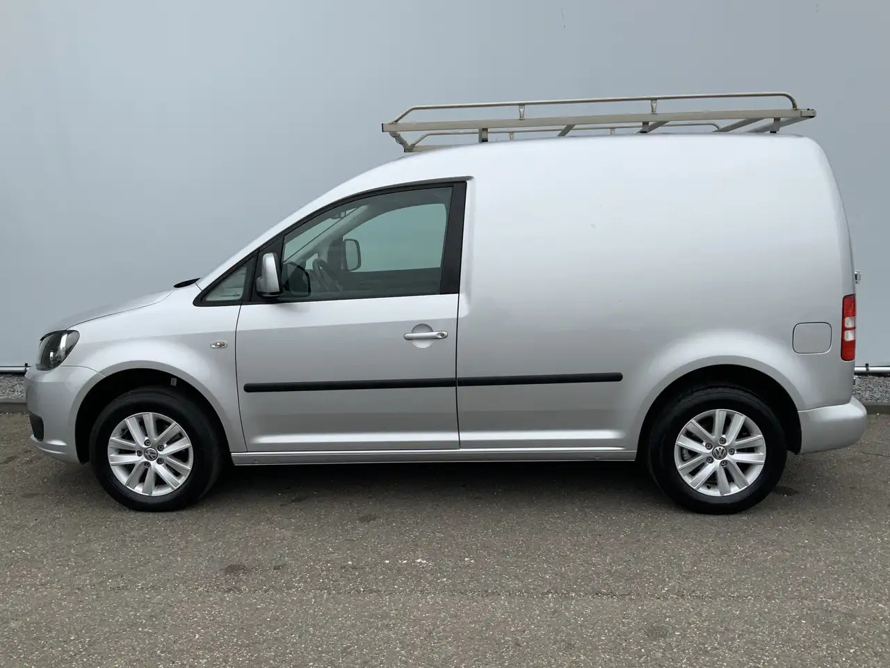 Volkswagen Caddy 1.6 TDI Airco Imperiaal Trekhaak 1400 kg navi Crui - فان المدمجة: صورة 3 Volkswagen Caddy 1.6 TDI Airco Imperiaal Trekhaak 1400 kg navi Crui - فان المدمجة: صورة 3