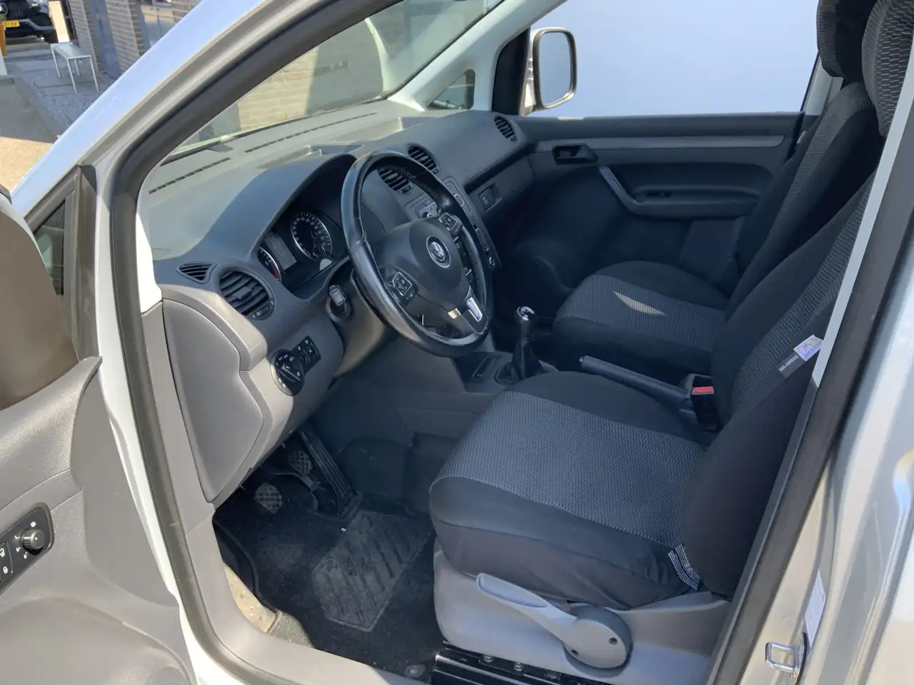 Volkswagen Caddy 1.6 TDI Airco Imperiaal Trekhaak 1400 kg navi Crui - فان المدمجة: صورة 4 Volkswagen Caddy 1.6 TDI Airco Imperiaal Trekhaak 1400 kg navi Crui - فان المدمجة: صورة 4