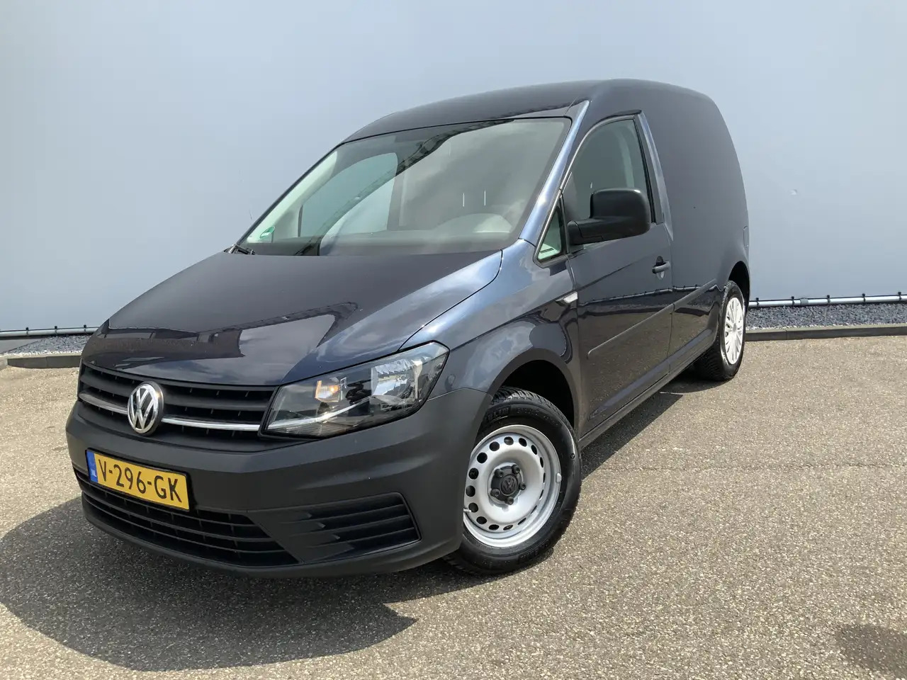 Volkswagen Caddy 2.0 TDI L1H1 BMT Economy - فان المدمجة: صورة 1 Volkswagen Caddy 2.0 TDI L1H1 BMT Economy - فان المدمجة: صورة 1