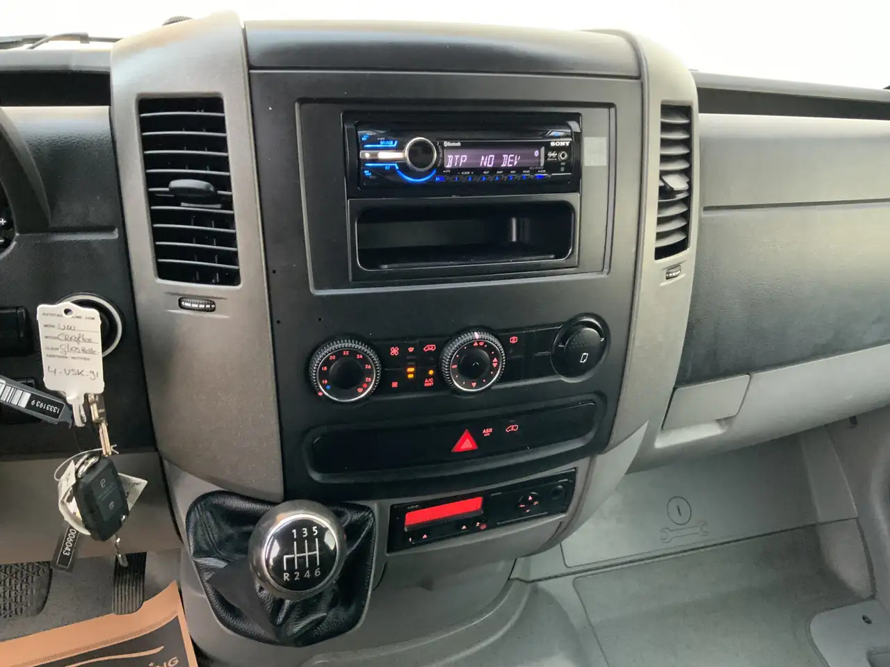 Volkswagen Crafter 35 2.0 TDI L3H1 Glasresteel Airco Cruise 3 Zits UI - شاحنة مغلقة الصندوق, آلية المنفعة/ مركبة خاصة: صورة 5 Volkswagen Crafter 35 2.0 TDI L3H1 Glasresteel Airco Cruise 3 Zits UI - شاحنة مغلقة الصندوق, آلية المنفعة/ مركبة خاصة: صورة 5