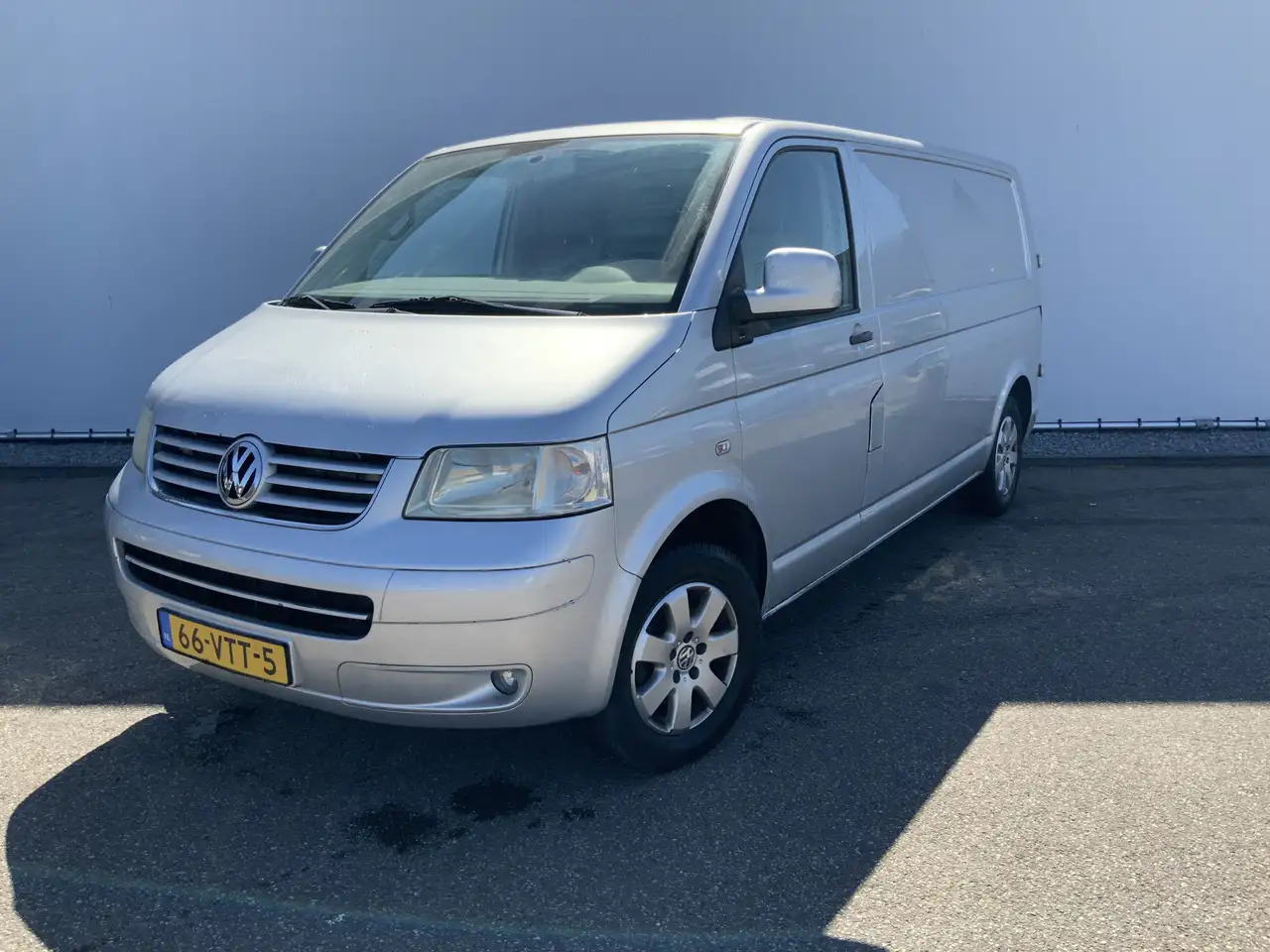 Volkswagen T5 Transporter 1.9 TDI 340 MHD (Versnellingsbak Defekt !!)Airco 3 - فان: صورة 1 Volkswagen T5 Transporter 1.9 TDI 340 MHD (Versnellingsbak Defekt !!)Airco 3 - فان: صورة 1