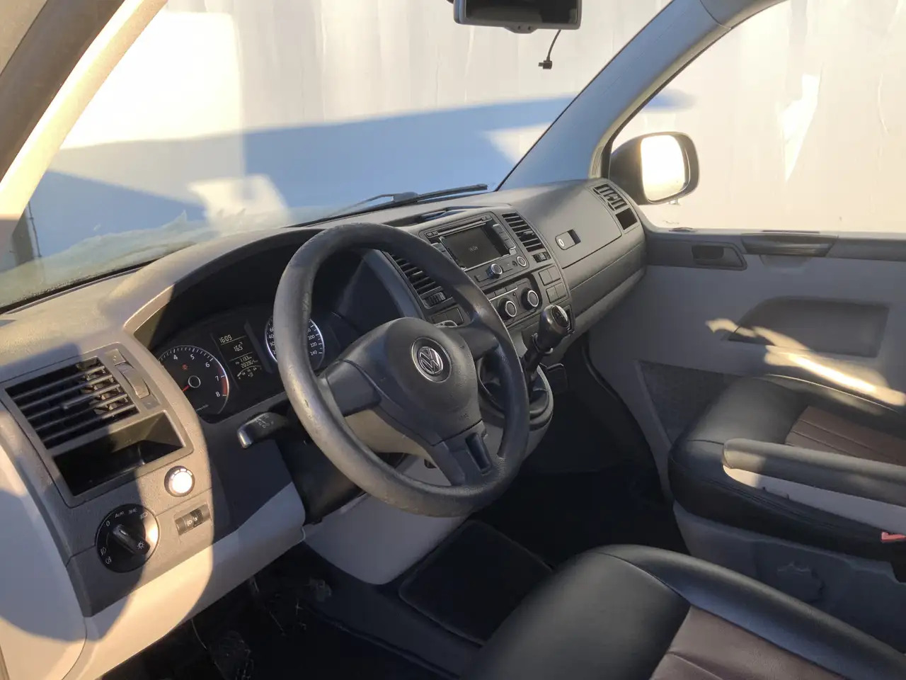 Volkswagen T5 Transporter 2.0 L1H2 Benzine Airco Navi Dub Schuifdeuren Leer Volkswagen T5 Transporter 2.0 L1H2 Benzine Airco Navi Dub Schuifdeuren Leer: صورة 14