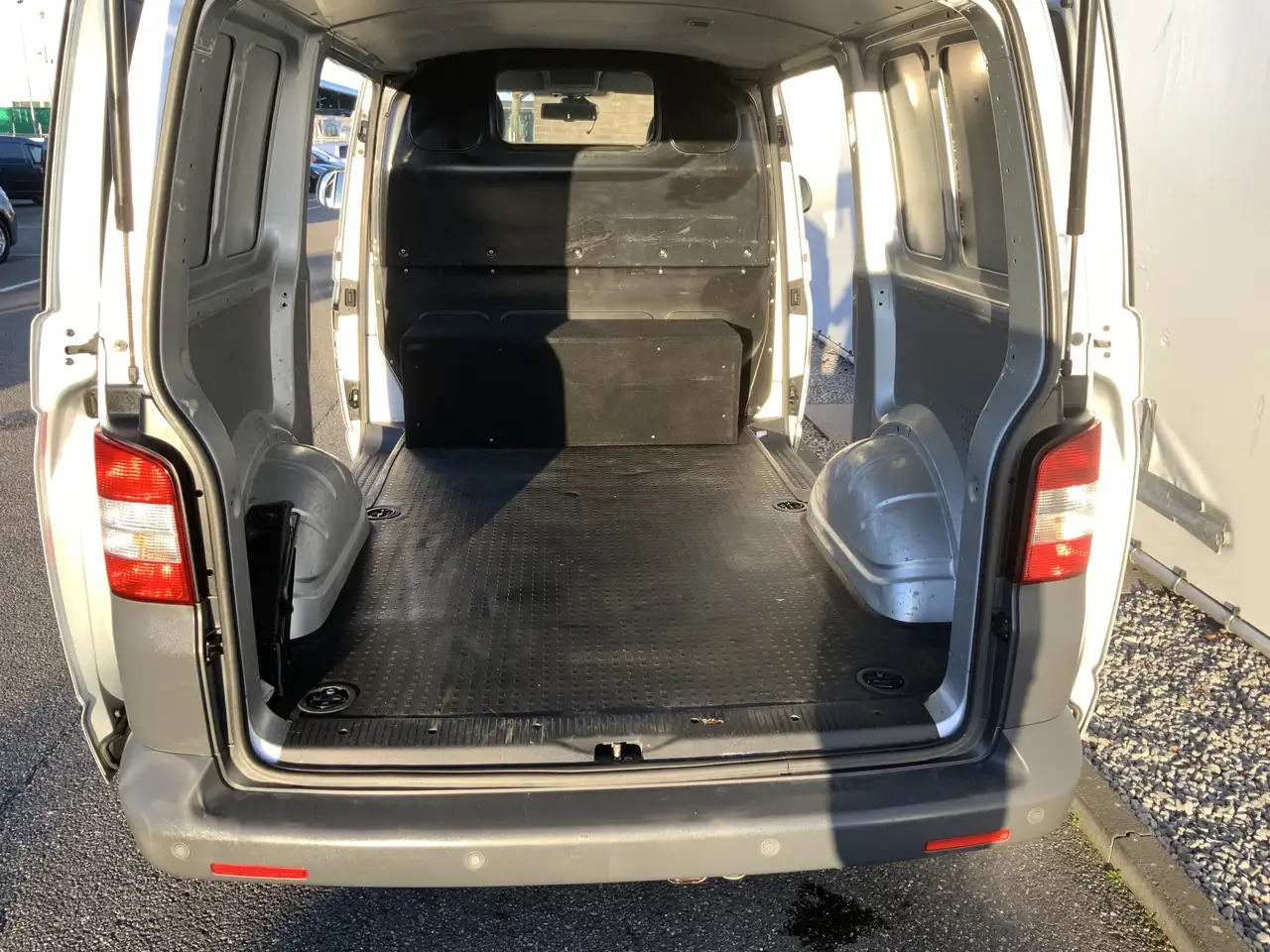 Volkswagen T5 Transporter 2.0 L1H2 Benzine Airco Navi Dub Schuifdeuren Leer Volkswagen T5 Transporter 2.0 L1H2 Benzine Airco Navi Dub Schuifdeuren Leer: صورة 7