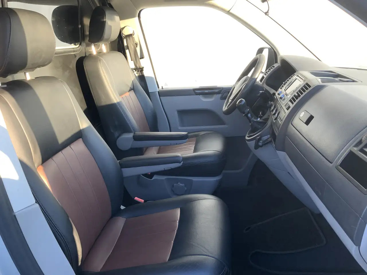 Volkswagen T5 Transporter 2.0 L1H2 Benzine Airco Navi Dub Schuifdeuren Leer Volkswagen T5 Transporter 2.0 L1H2 Benzine Airco Navi Dub Schuifdeuren Leer: صورة 21