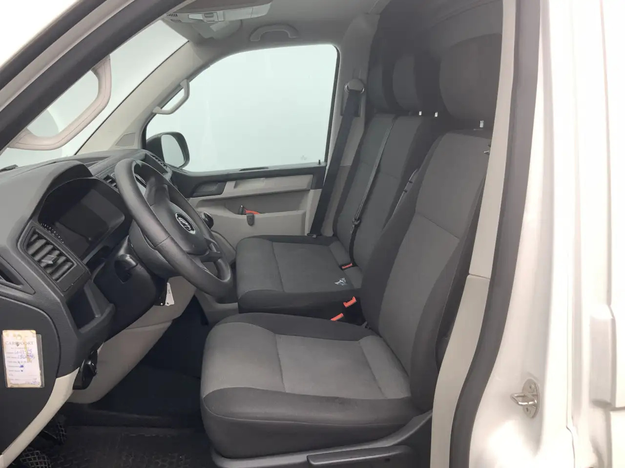 Volkswagen T6 Transporter 2.0 TDI L2H1 Airco Navi Trekhaak 2200 kg 3 Zits Al - فان: صورة 4 Volkswagen T6 Transporter 2.0 TDI L2H1 Airco Navi Trekhaak 2200 kg 3 Zits Al - فان: صورة 4