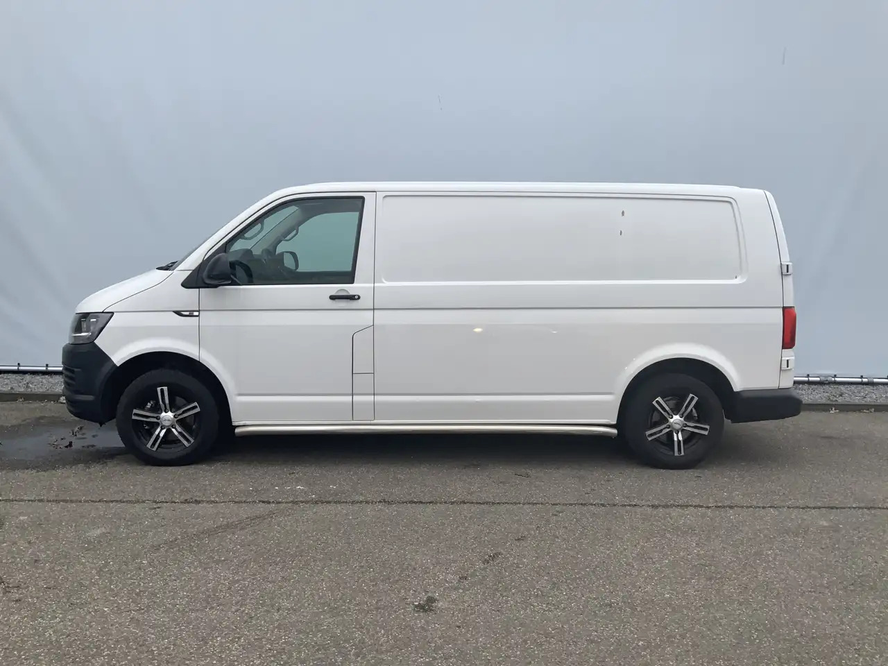Volkswagen T6 Transporter 2.0 TDI L2H1 Airco Navi Trekhaak 2200 kg 3 Zits Al - فان: صورة 3 Volkswagen T6 Transporter 2.0 TDI L2H1 Airco Navi Trekhaak 2200 kg 3 Zits Al - فان: صورة 3