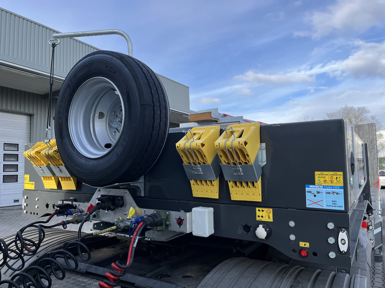 FAYMONVILLE 5-Achs-Tele-Semi mit Halbachsen "Twinaxle" und hydr. Rampen Auflieger - عربة منخفضة مسطحة نصف مقطورة: صورة 3 FAYMONVILLE 5-Achs-Tele-Semi mit Halbachsen "Twinaxle" und hydr. Rampen Auflieger - عربة منخفضة مسطحة نصف مقطورة: صورة 3