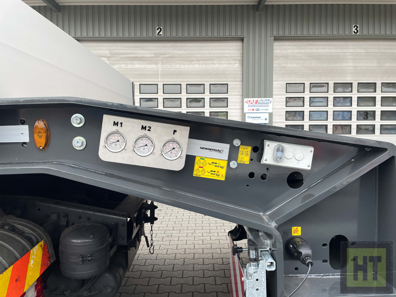 Faymonville 4-(1+3)-Achs-Tele-Semi-Radmulden-Rampen zg - عربة منخفضة مسطحة نصف مقطورة: صورة 4 Faymonville 4-(1+3)-Achs-Tele-Semi-Radmulden-Rampen zg - عربة منخفضة مسطحة نصف مقطورة: صورة 4