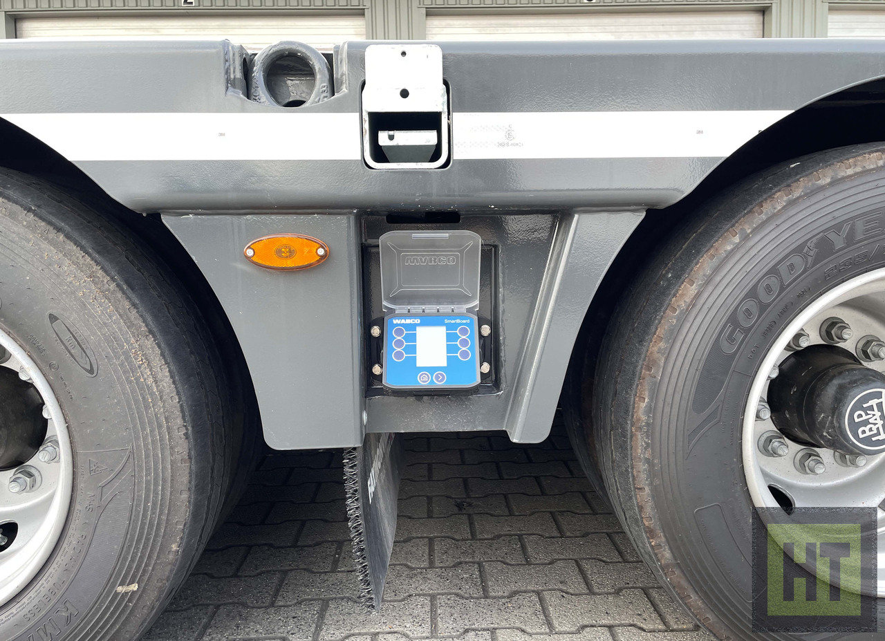 Faymonville 4-(2+2)-Achs-Tele-Semi m. Radmulden u. Rampen - عربة منخفضة مسطحة نصف مقطورة: صورة 5 Faymonville 4-(2+2)-Achs-Tele-Semi m. Radmulden u. Rampen - عربة منخفضة مسطحة نصف مقطورة: صورة 5