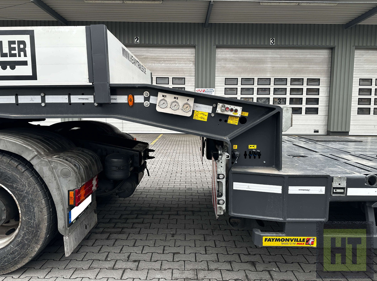 Faymonville 5-Achs-Tele-Semi-Halbachsen-Twinaxle-hydr Rampen - عربة منخفضة مسطحة نصف مقطورة: صورة 4 Faymonville 5-Achs-Tele-Semi-Halbachsen-Twinaxle-hydr Rampen - عربة منخفضة مسطحة نصف مقطورة: صورة 4