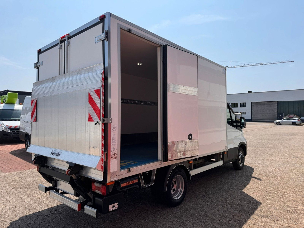 Iveco Daily 35C16 Tiefkühlkoffer Carrier Pulsor350 LWB - شاحنة مُبرّدة للتوصيل: صورة 5 Iveco Daily 35C16 Tiefkühlkoffer Carrier Pulsor350 LWB - شاحنة مُبرّدة للتوصيل: صورة 5