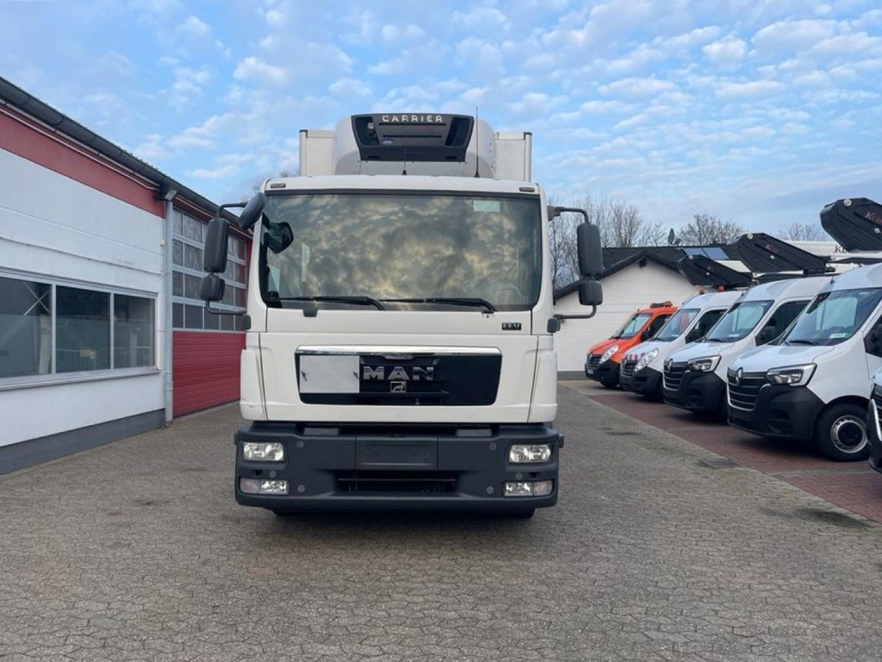 MAN TGL 10.220 Doka Tiefkühlkoffer LBW 1.5t - شاحنة الفريزر: صورة 2 MAN TGL 10.220 Doka Tiefkühlkoffer LBW 1.5t - شاحنة الفريزر: صورة 2