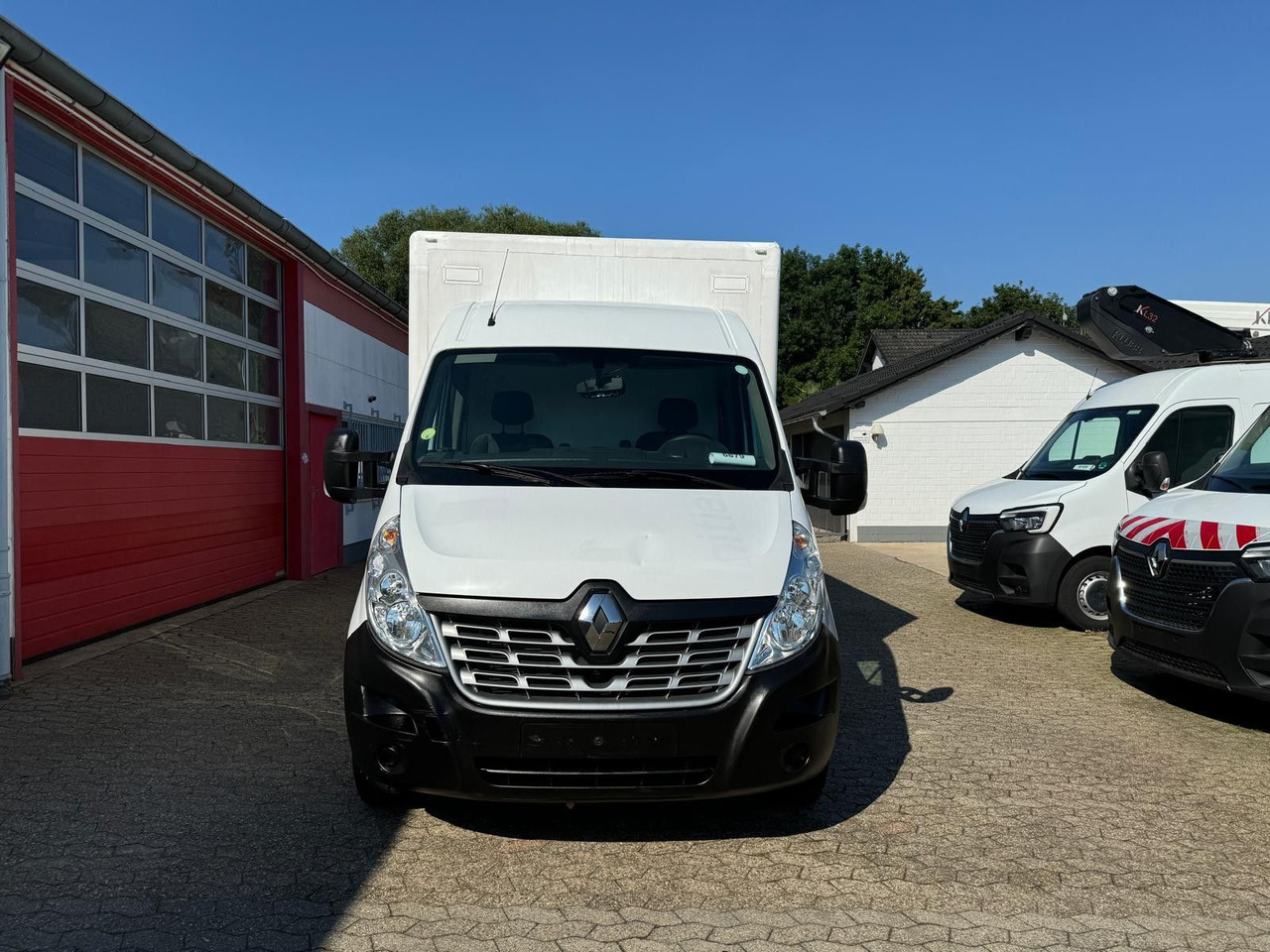 Renault Master Koffer mit Auffahrrampe 1200kg Nutzlast - شاحنة مغلقة الصندوق: صورة 2 Renault Master Koffer mit Auffahrrampe 1200kg Nutzlast - شاحنة مغلقة الصندوق: صورة 2