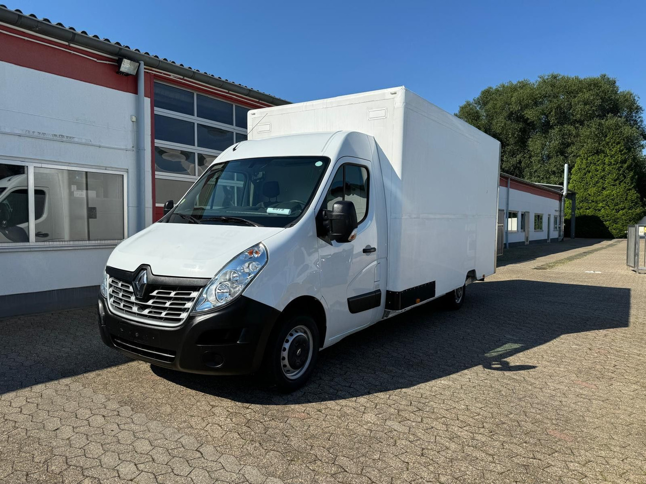 Renault Master Koffer mit Auffahrrampe 1200kg Nutzlast - شاحنة مغلقة الصندوق: صورة 1 Renault Master Koffer mit Auffahrrampe 1200kg Nutzlast - شاحنة مغلقة الصندوق: صورة 1